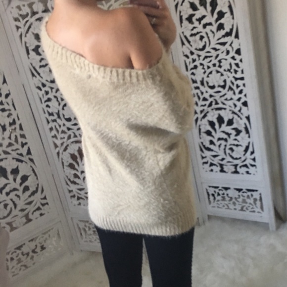 LAST 1️⃣ Faux Fur Soft Off Shoulder Tunic - Picture 5 of 8